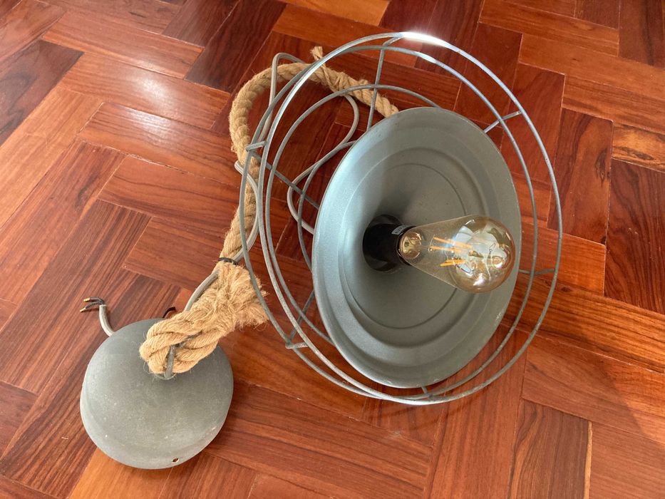 Candeeiros de teto - Estado impecável ( incl. Lampada funcional)