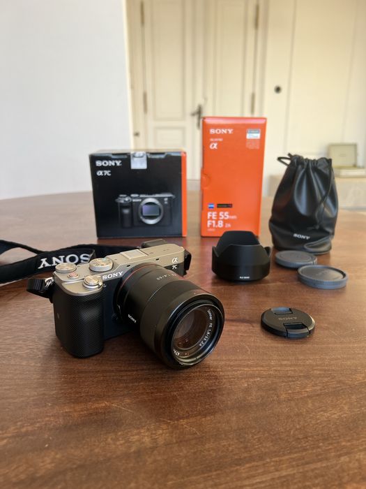 Aparat Sony a7C obiektyw Sony FE 55mm / F1.8 ZA zeiss