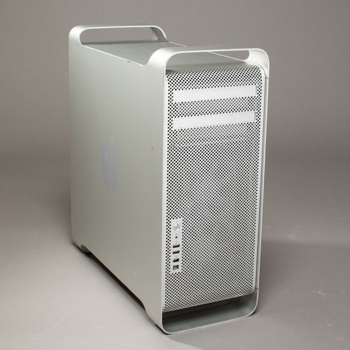 Mac Pro A1186 w dobrym stanie
