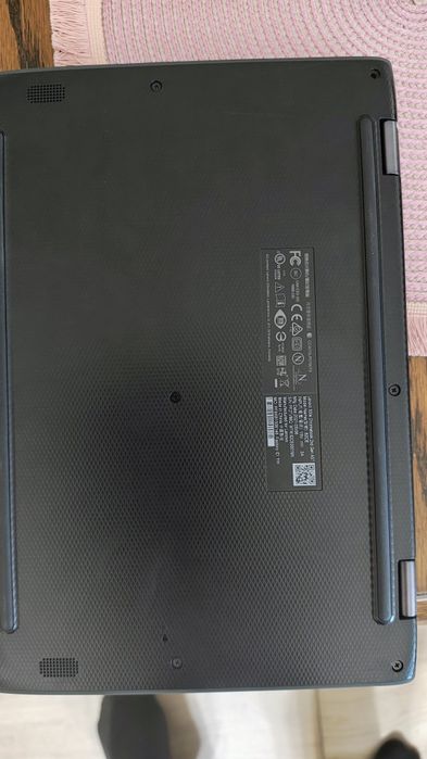 Sprzedam laptop do nauki internetu filmów