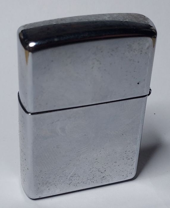 Isqueiro Zippo A  XVI