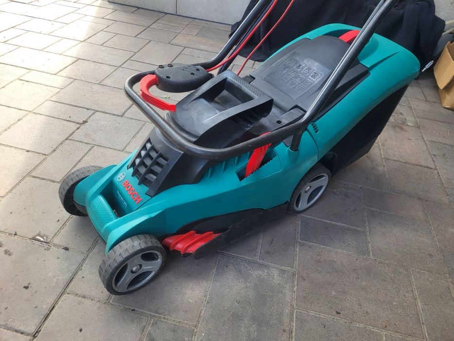 Газонокосарки великі і малі