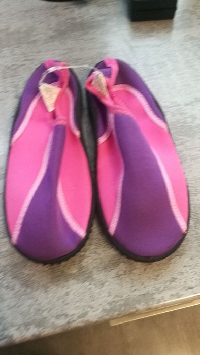 Nowe buciki do pływania-plaża r33