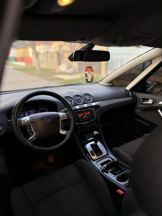Продам авто Ford S-Max 2011