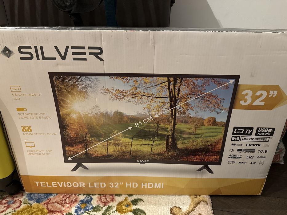 Televisor LED Silver 32" HD - Excelente Estado