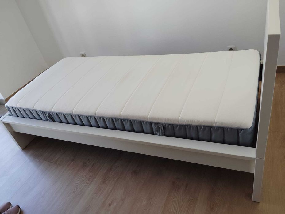 Cama ikea malm solteiro 90x200 com colchão