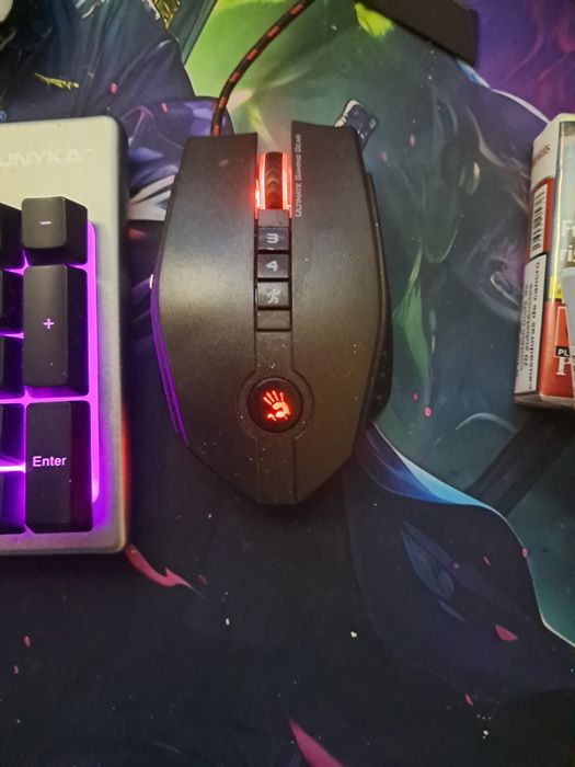 Vendo teclado, rato e tapete