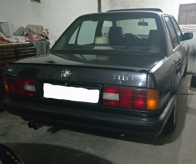 BMW Série 3 (E30) – Clássico em Excelente Estado