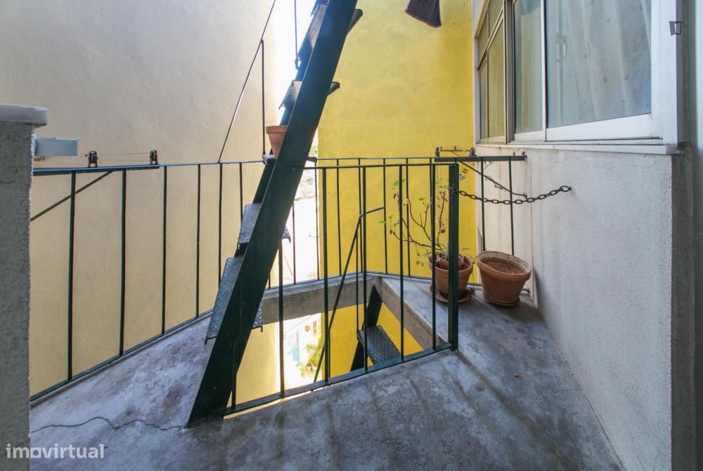 Quarto - localizado em Arroios Lisbon