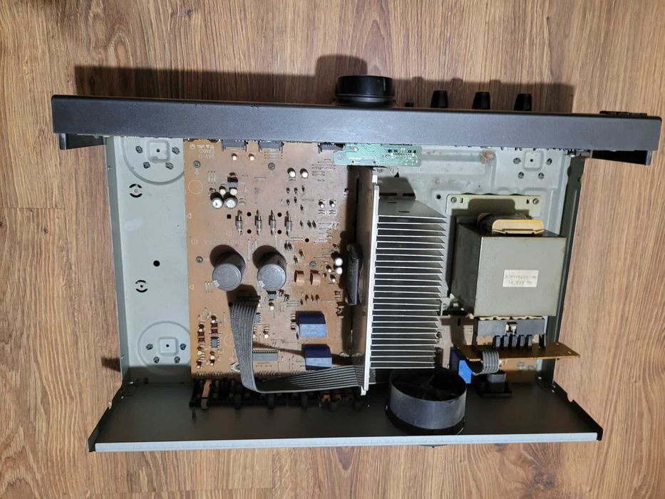 Technics wzmacniacz SU-V500 + pilot