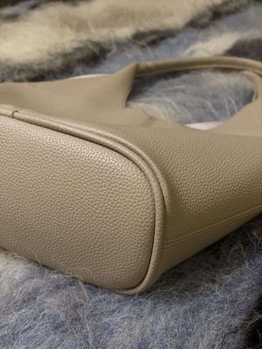 Красивий бежевий/молочний шопер сумка на плече