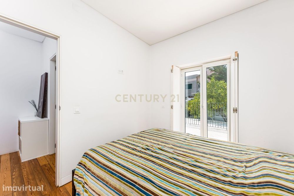 Moradia T2 Renovada com Jardim, Cave e Terraço | Viva o melhor de Belé