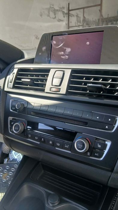 Carro BMW 114 excelente