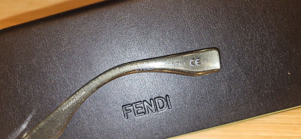 Sprzedam oprawki Fendi