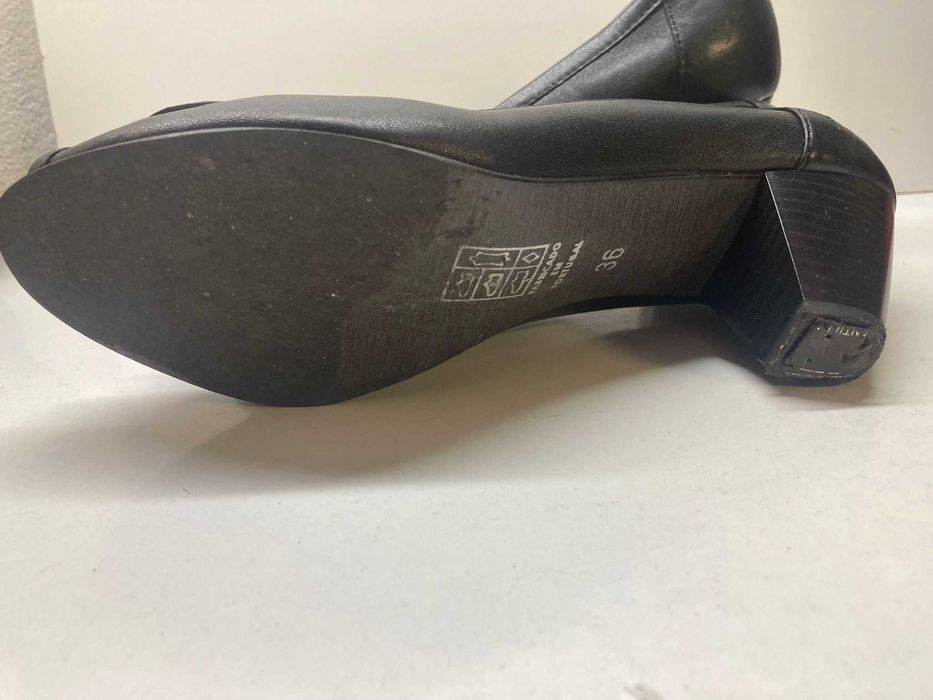 Sapatos Pretos de Salto Alto com Laço (Nº 36)
