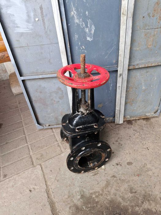 Чавунна засувка, вентиль, кран 150