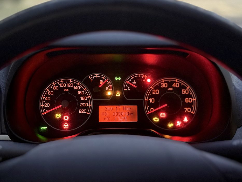 Fiat Punto 2010 - 5 Lugares