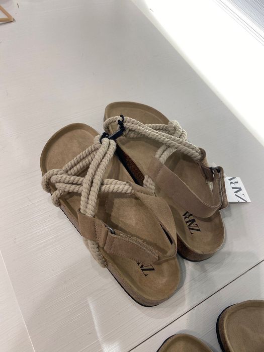 Сандалі чоловічі Zara