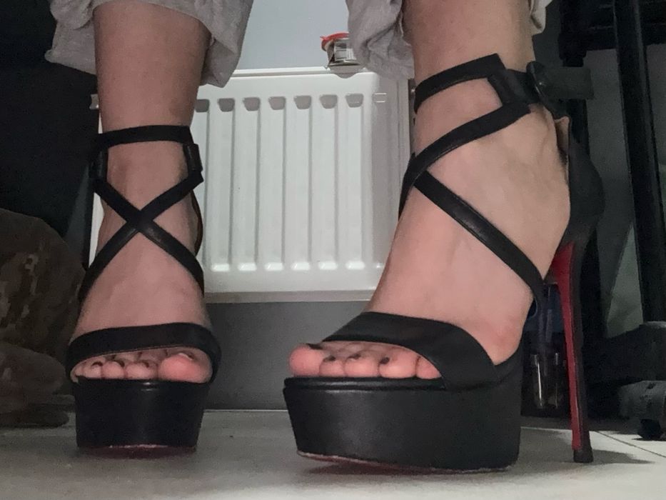 Cristian Louboutin Loubi Queen Alta 150 mm