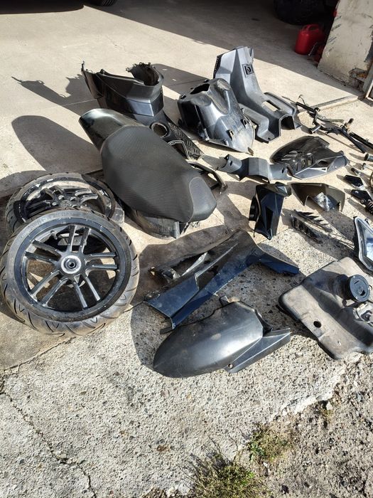 Peugeot speedfight 3 ||| CZĘŚCI  kanapa  lampa kokpit koło zacisk i inne