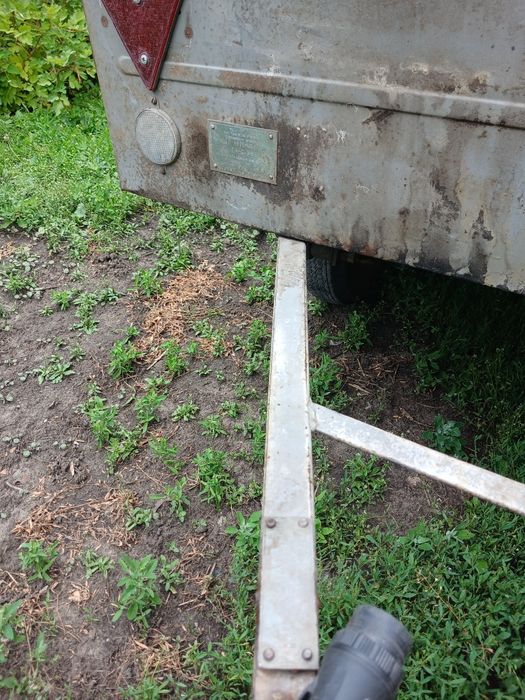 Продам три причепи до легкового автомобіля а гарному стані,один алюмінівий .торг