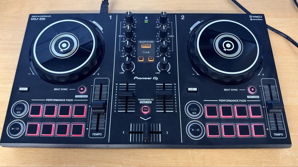 Pioneer WeDJ DDJ-200 mikser