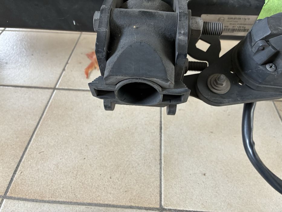 Gancho reboque MB CLASSE A/CLA/GLB
