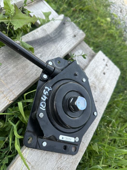 Кріплення запасного колеса lexus rx 2015-2022рік,6406000