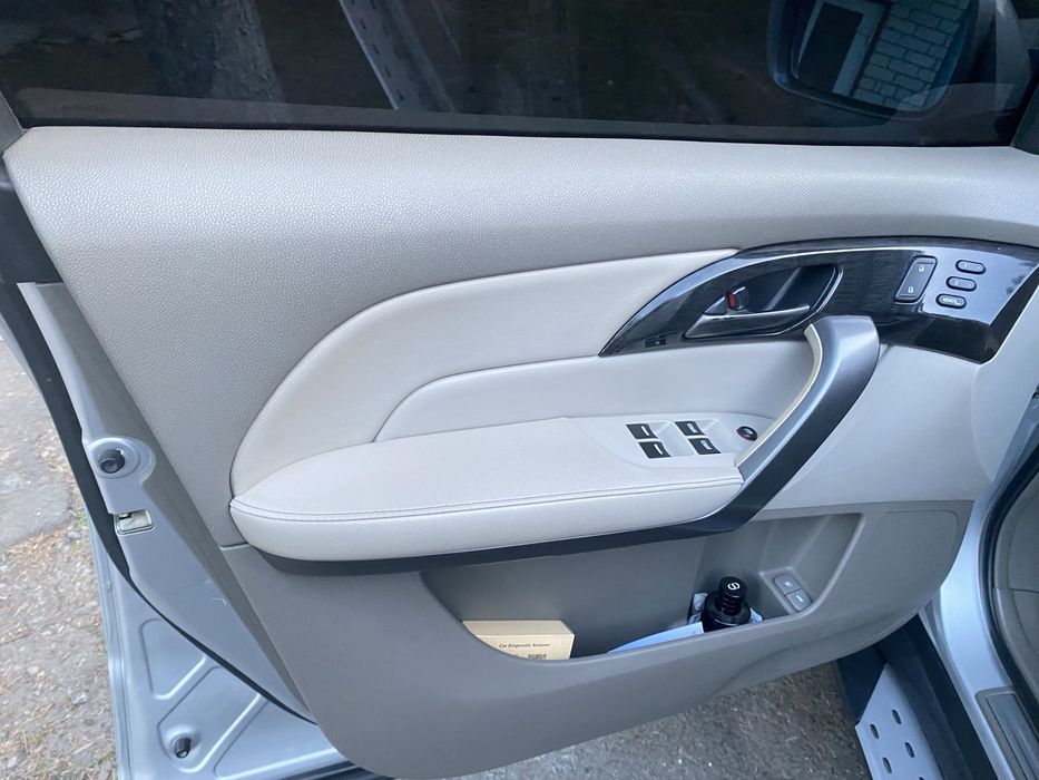 Продам власный автомобиль Акура МДХ 2007 года с оригинальным пробегом