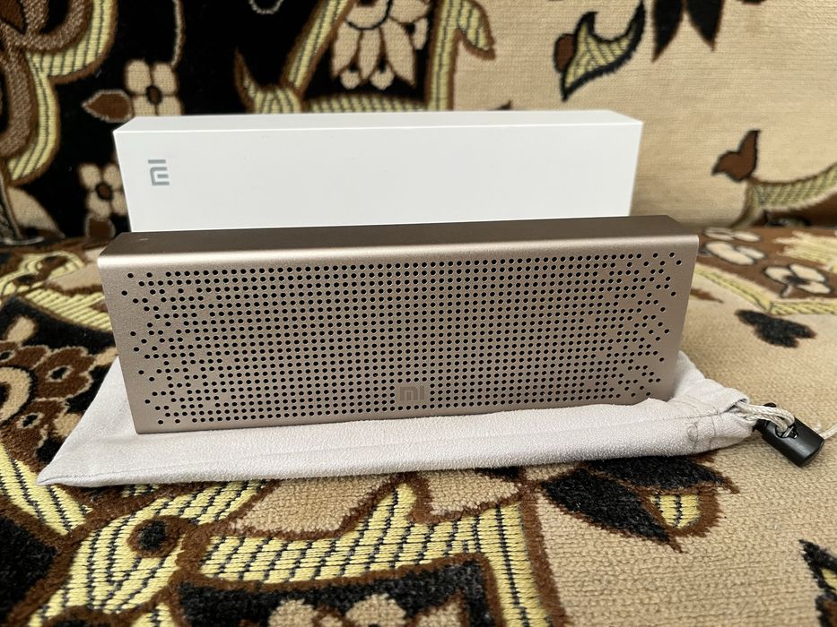 Колонка Mi Bluetooth Speaker