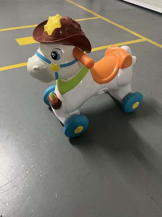 Cavalo Chicco com caixa Novo