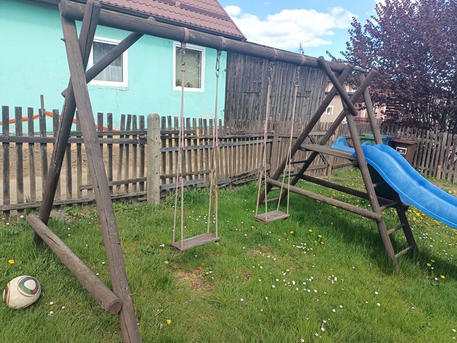 Sprzedam plac zabaw plus domek