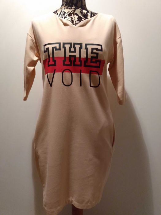 Sukienka Polskich Projektantów- Dzianina Dresowa - S - Kolor Morelowy