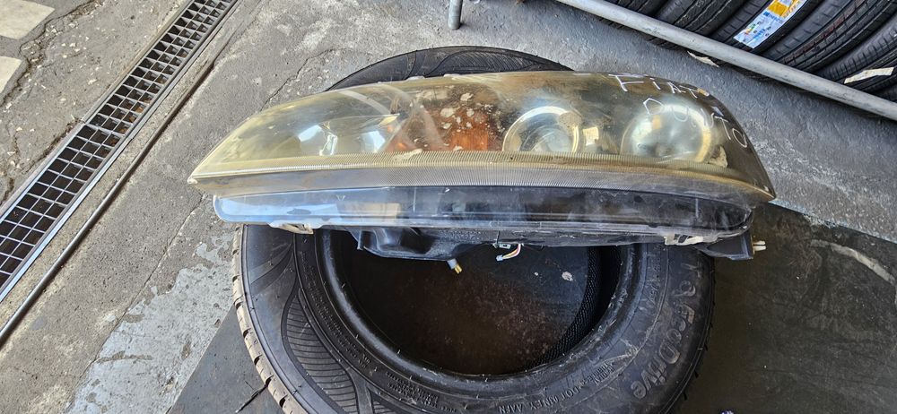 Farol fiat punto