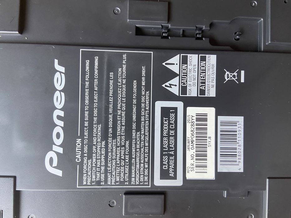 Vendo essas mesas de dj por 200€ mad aceito propostas .