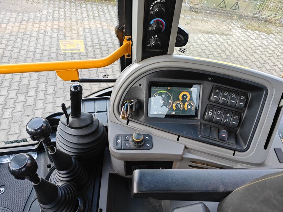 Koparko-ładowarka JCB 4CX 2021