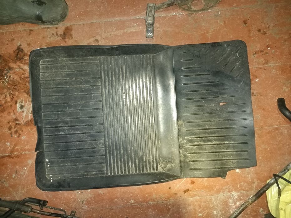 Коврики пасат б 4 універсал комплект