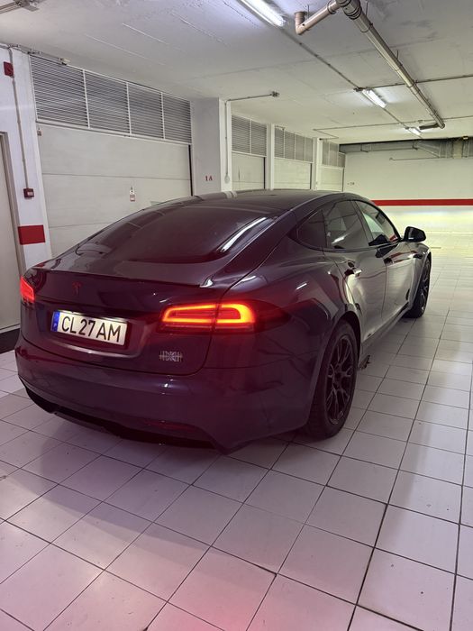 Tesla Model S — fotografia 3