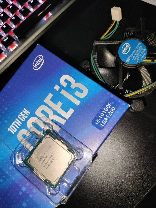 Procesor Intel Core i3-10100F - sprawny, zestaw z chłodzeniem