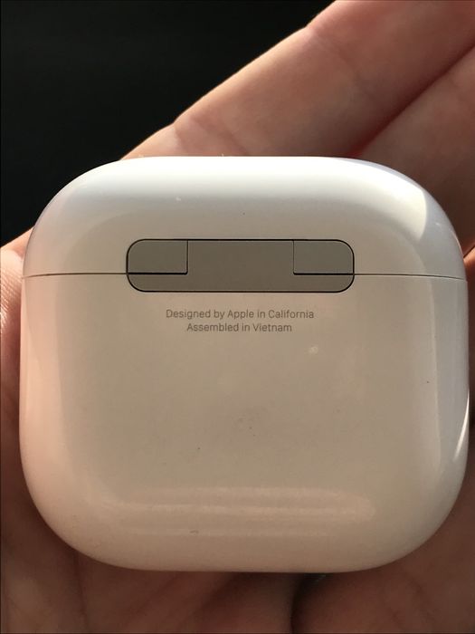 Кейс Airpods 4 ANC original Б/У: 2 082 грн. - Аксессуары для