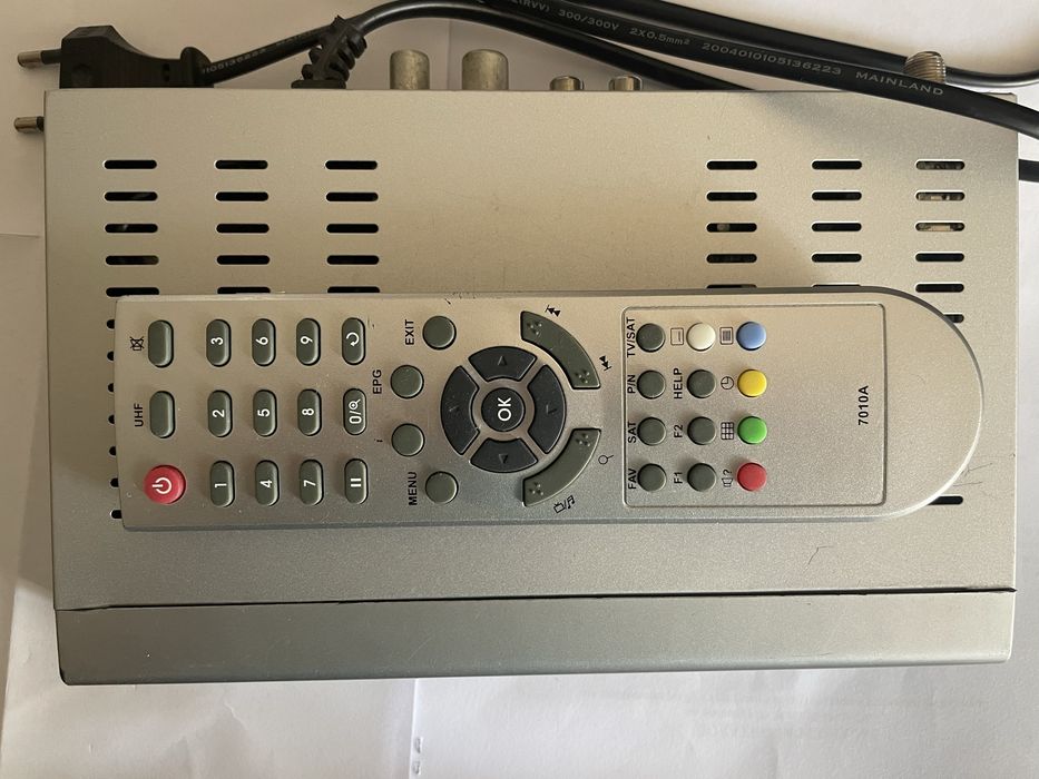 спутніковий тюнер