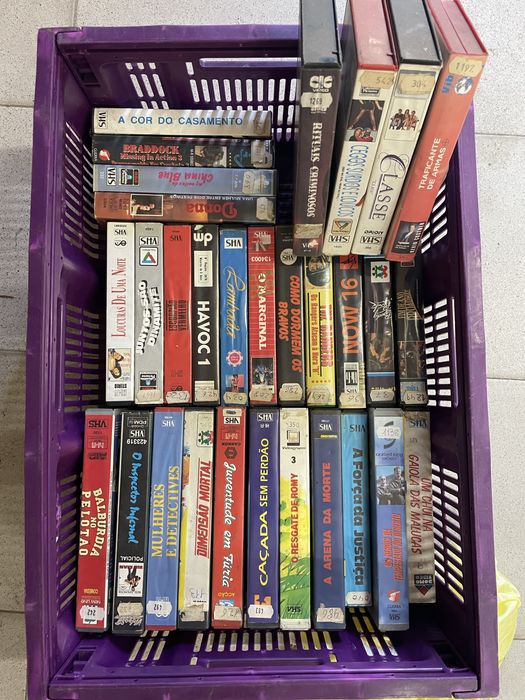 Cassetes VHS em caixa