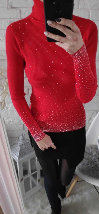 Sweter damski golf prążkowany cekiny czerwony