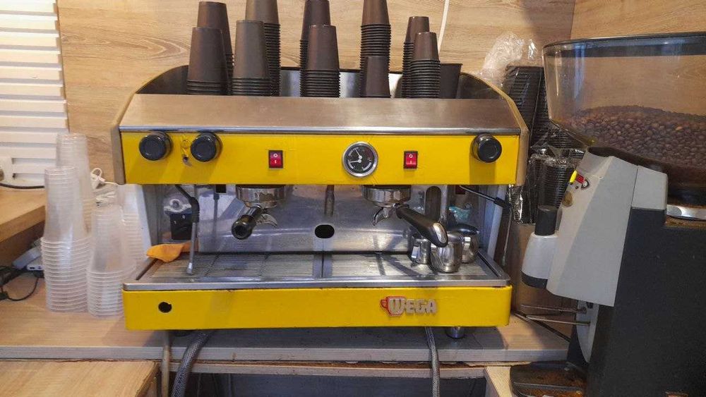 Кавова машина професійна