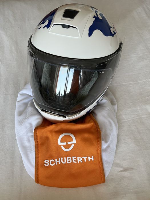 Capacete Schubert C4 c/ graficos Signature
