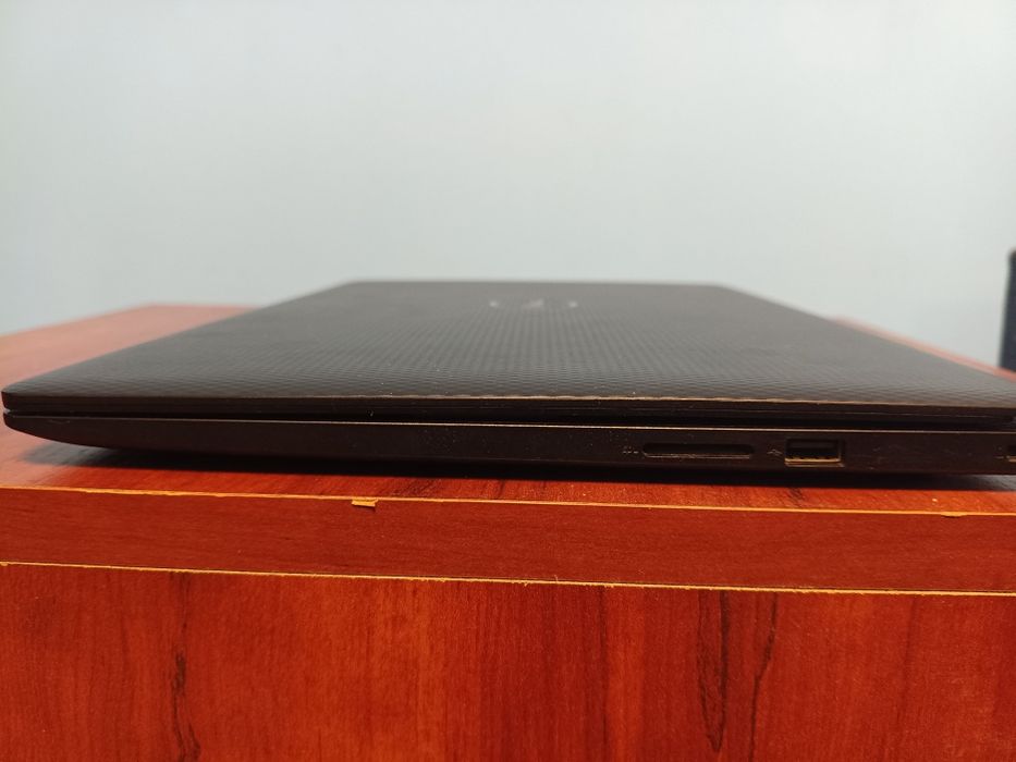 Ноутбук DELL inspiron 3593