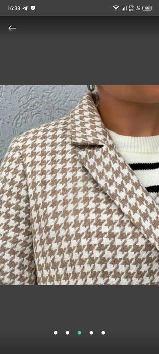 Гарненьке пальто.