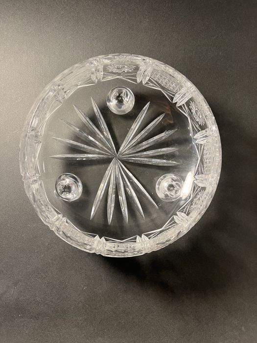 Kryształowa misa na nóżkach