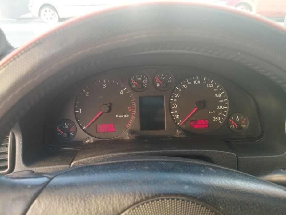 Audi   vendo ou troco urgente