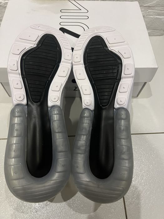 Nike Air Max 270 buty do biegania nowe 43